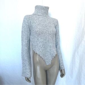 LE LIS Collection Light Grey Turtleneck
